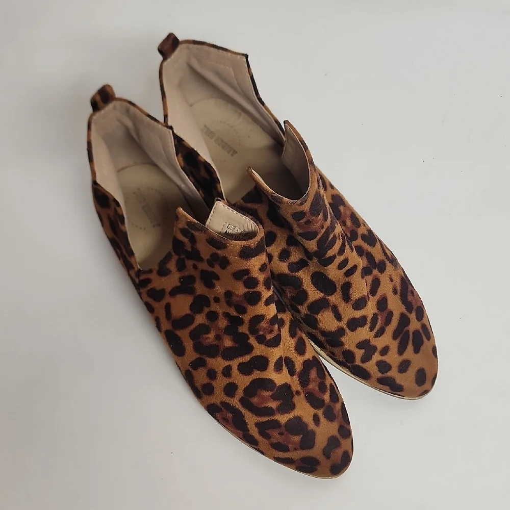 A Rider Girl Sz 8.5 Sexy Leopard Print 1.5